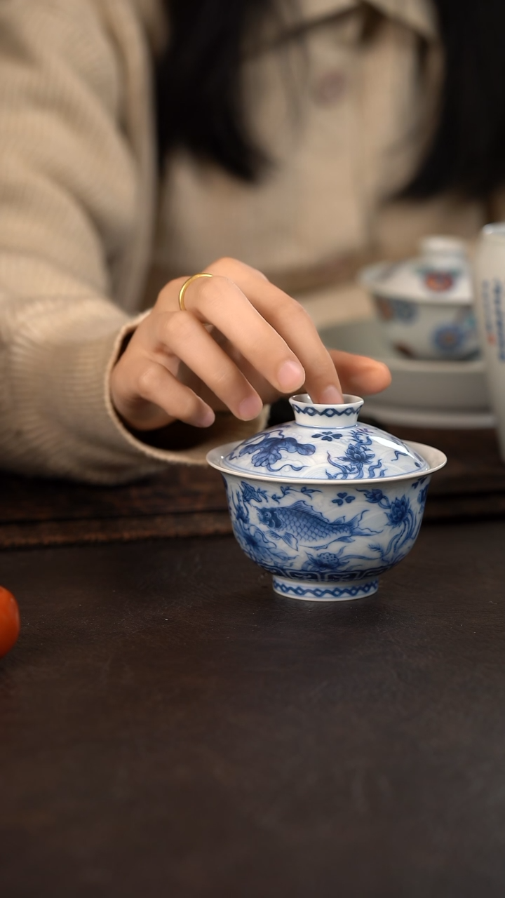 【闪购商品】杯望月怀古淡海水鱼藻纹盖碗