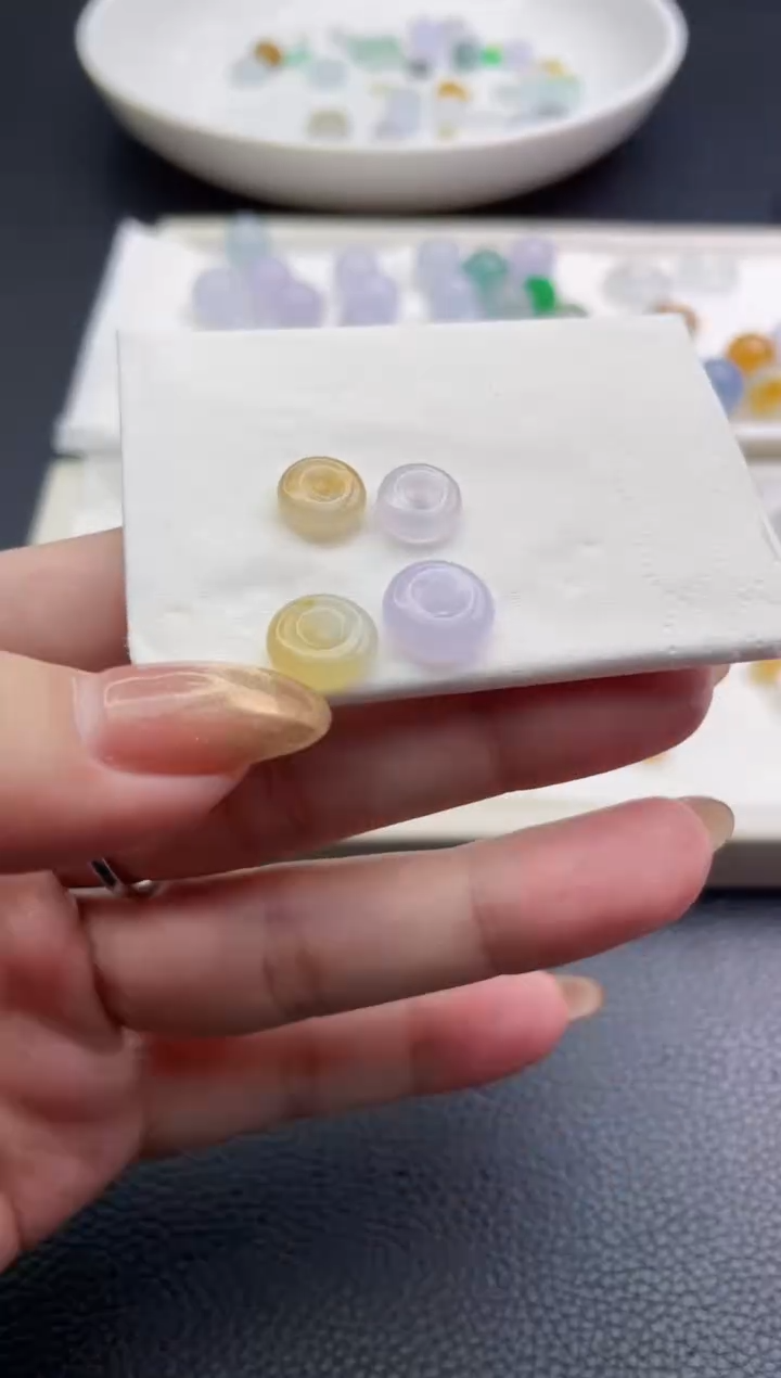 未镶嵌定制翡翠菜*。珠子