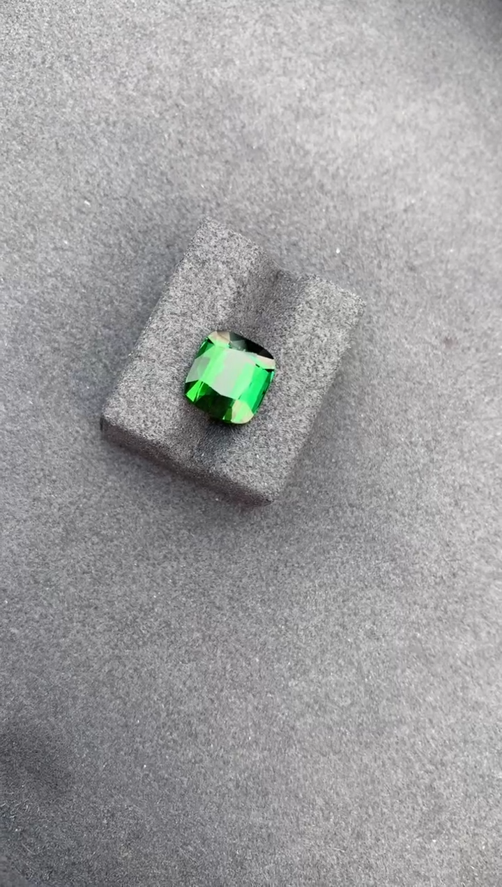 【闪购商品】碧玺裸石未镶嵌5.4ct绿碧玺