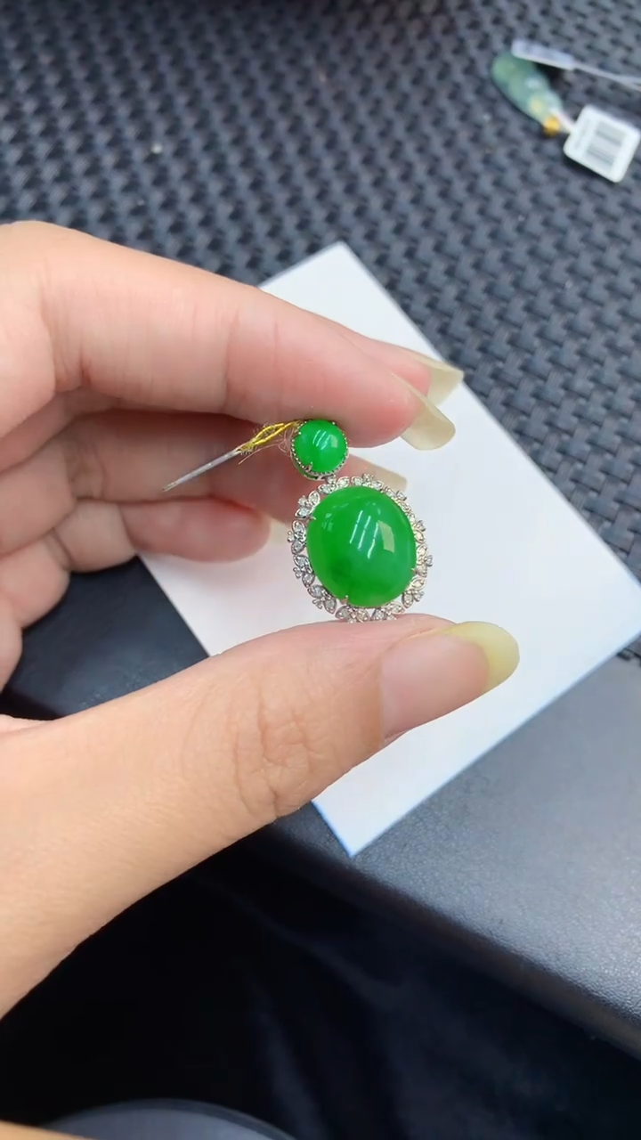 【闪购商品】翡翠颈饰18K金镶嵌            8