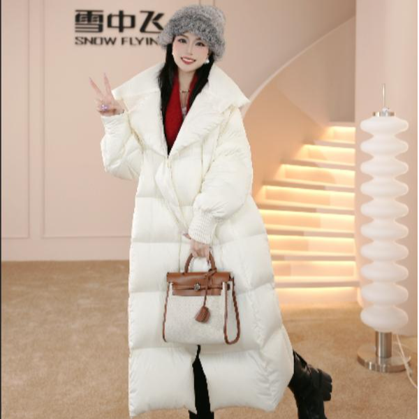 雪中飞冬季过膝长款羽绒服女宽松休闲加厚直筒版型保暖百搭9526