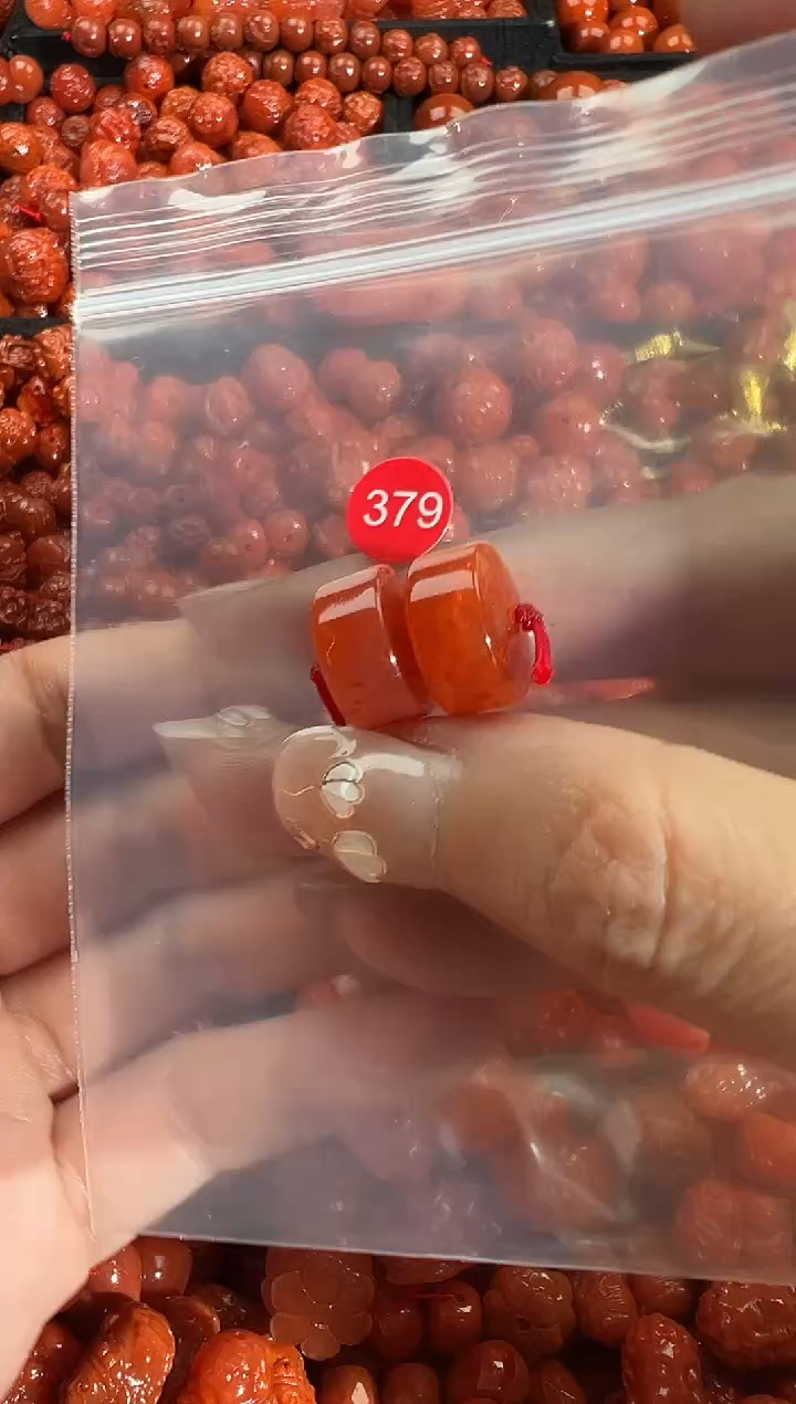 颈饰未镶嵌南红玛瑙1