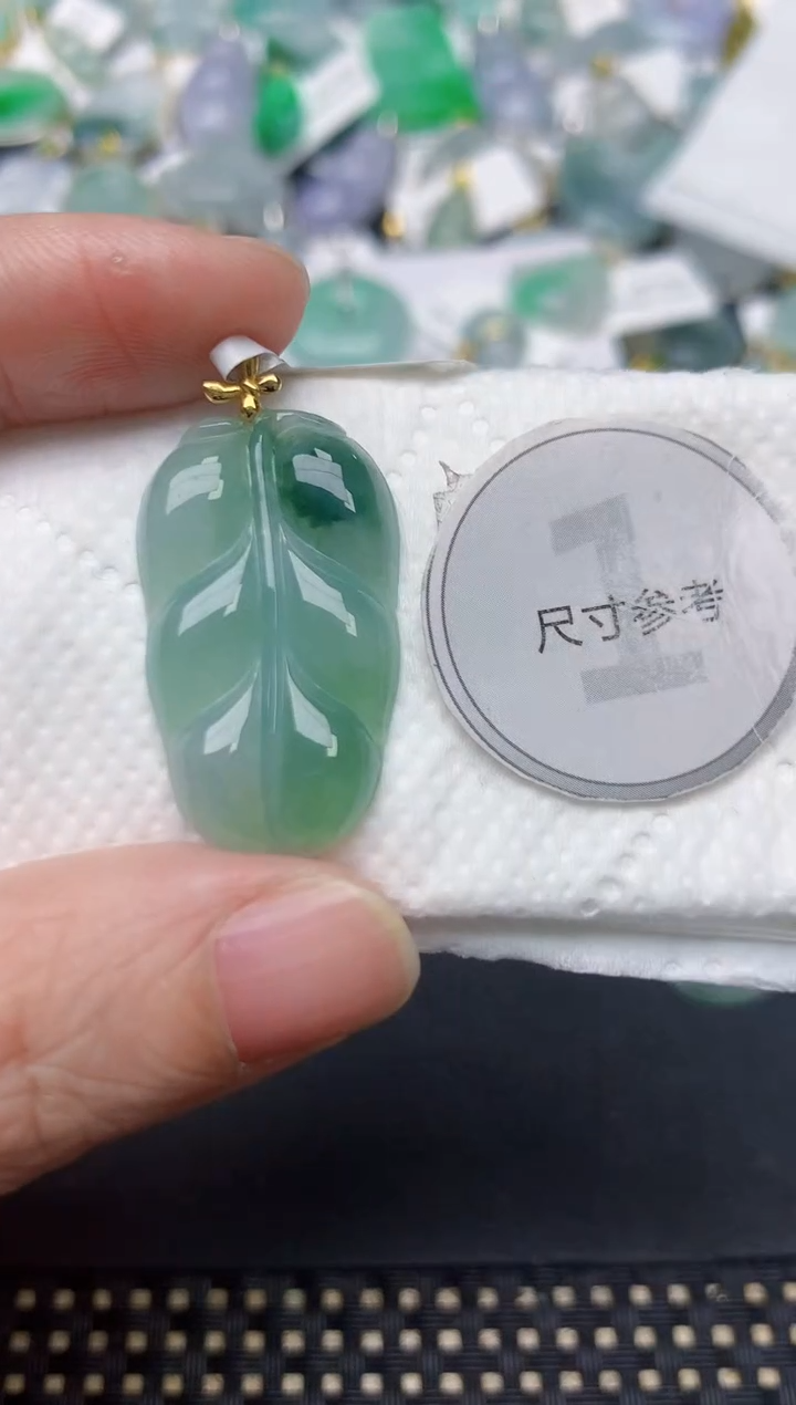 颈饰18K金镶嵌翡翠天然缅甸A货翡翠