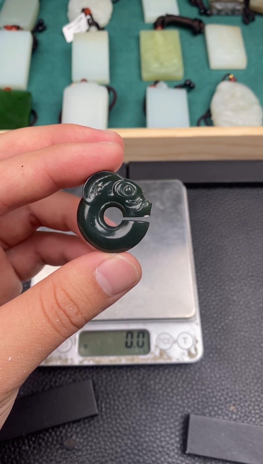 吊坠(不含链)未镶嵌和田玉鸭蛋青玉猪龙