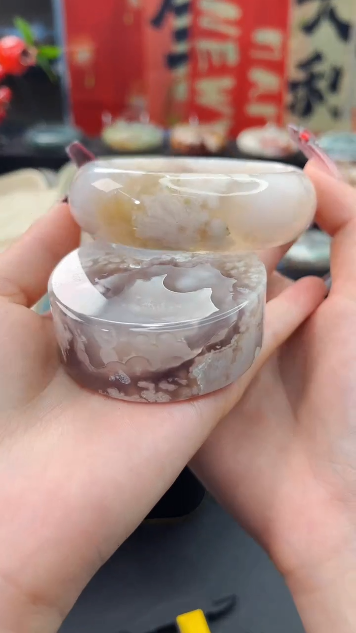 【闪购商品】石英质玉手镯未镶嵌赠送镯心（60圈口）