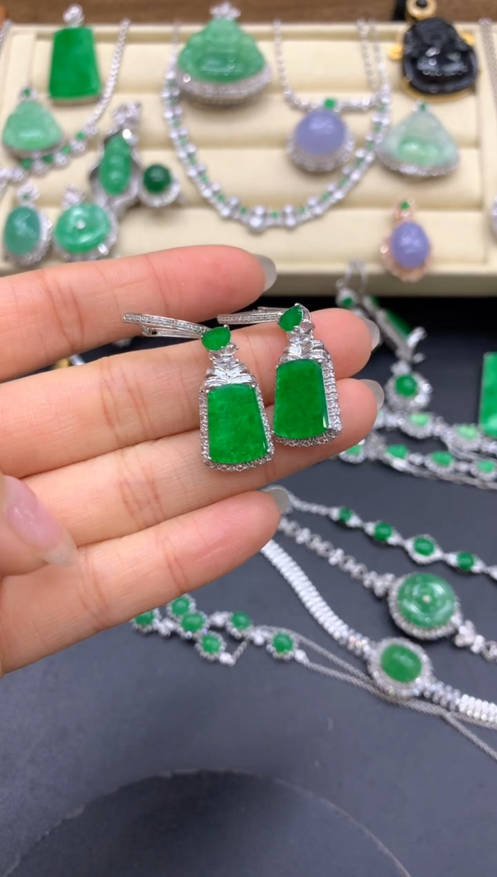 【闪购商品】翡翠耳饰18K金镶嵌555-中国好珍宝