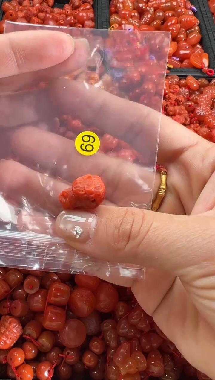 【闪购商品】南红玛瑙颈饰未镶嵌1