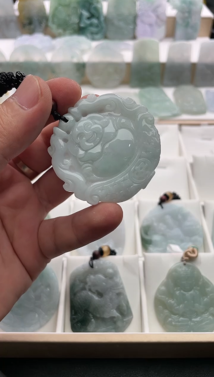 【闪购商品】翡翠颈饰未镶嵌..../2/15/ 112