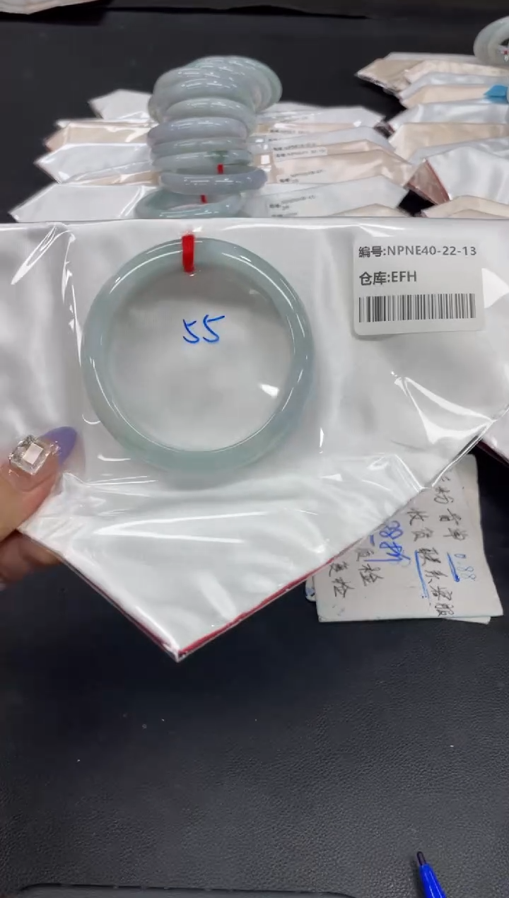 未镶嵌手镯翡翠翡翠手镯