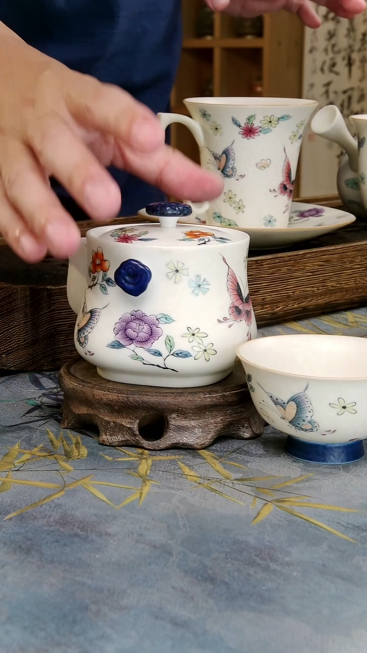 亘古茶具分享@蝶恋花宝瓶壶带一杯