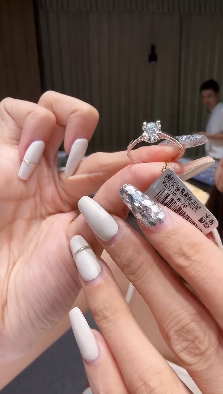 铂Pt950镶嵌戒指钻石50分