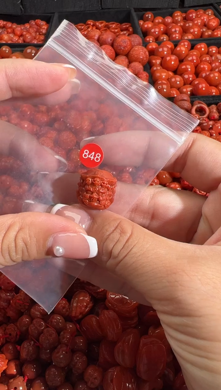 颈饰未镶嵌南红玛瑙1