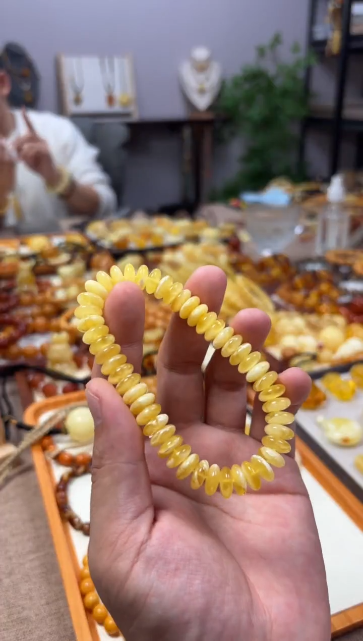 【闪购商品】蜜蜡裸石未镶嵌手串