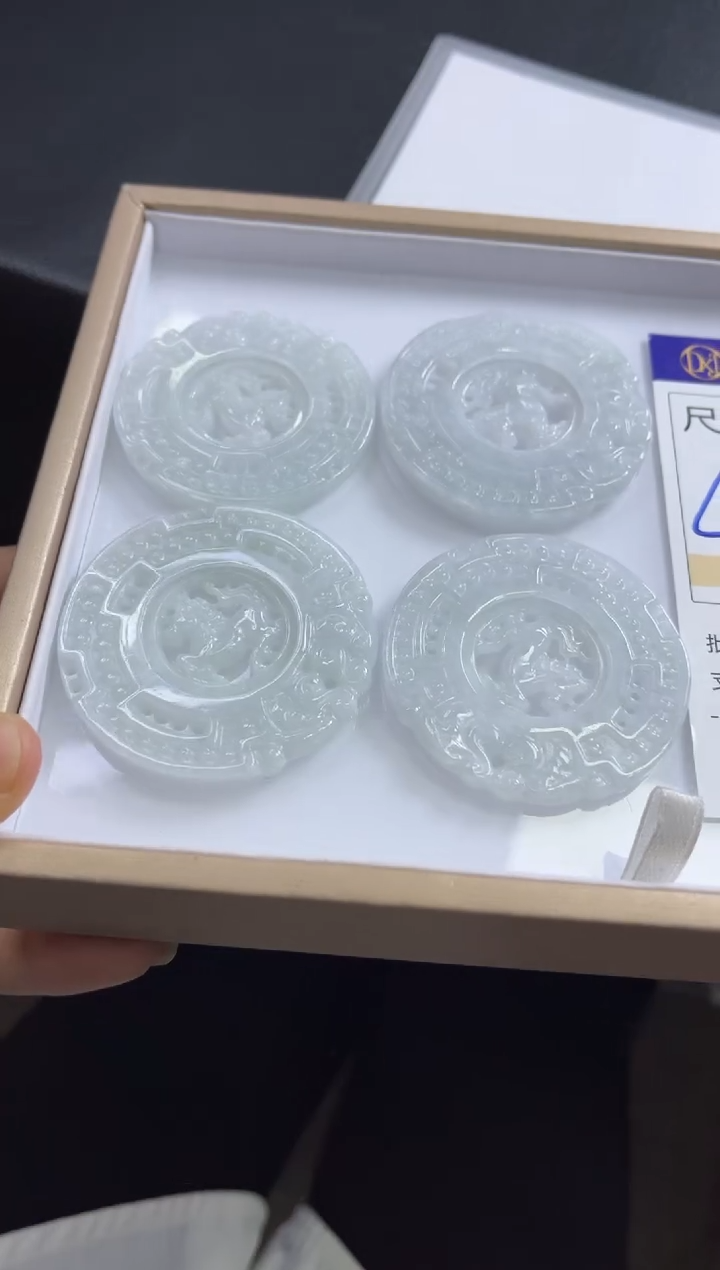 【闪购商品】翡翠颈饰未镶嵌K418多样性发一件/配绳子