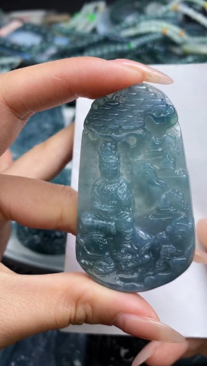【闪购商品】翡翠颈饰未镶嵌           