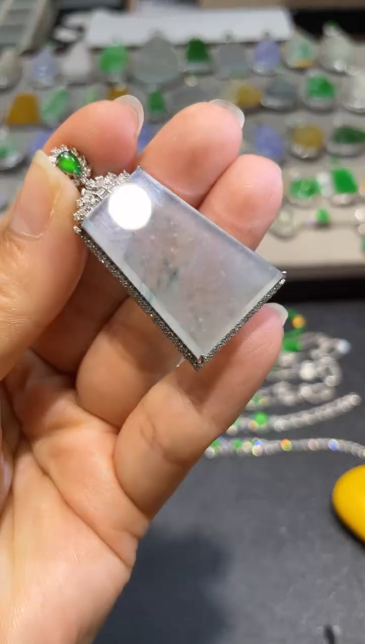 翡翠18K金镶嵌吊坠(不含链)翡翠