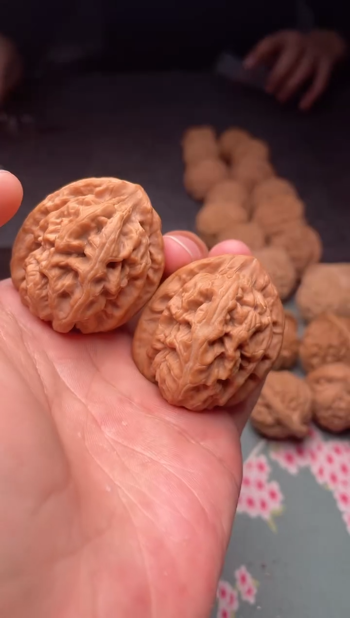 把件文玩核桃a284  红锦鲤 41尺