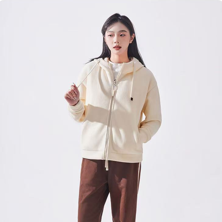 7749-男女（乳酪白）三片石墨烯鹅绒连帽防风外套