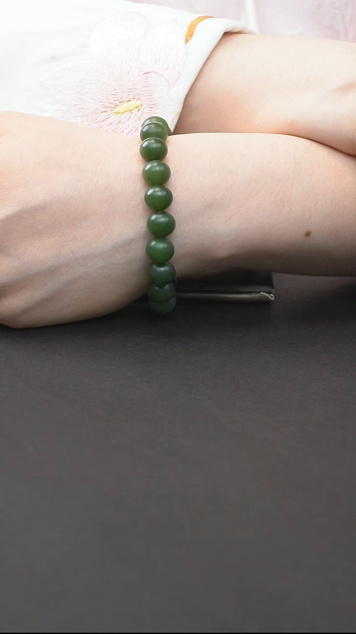 手链未镶嵌和田玉（碧玉）10MM
