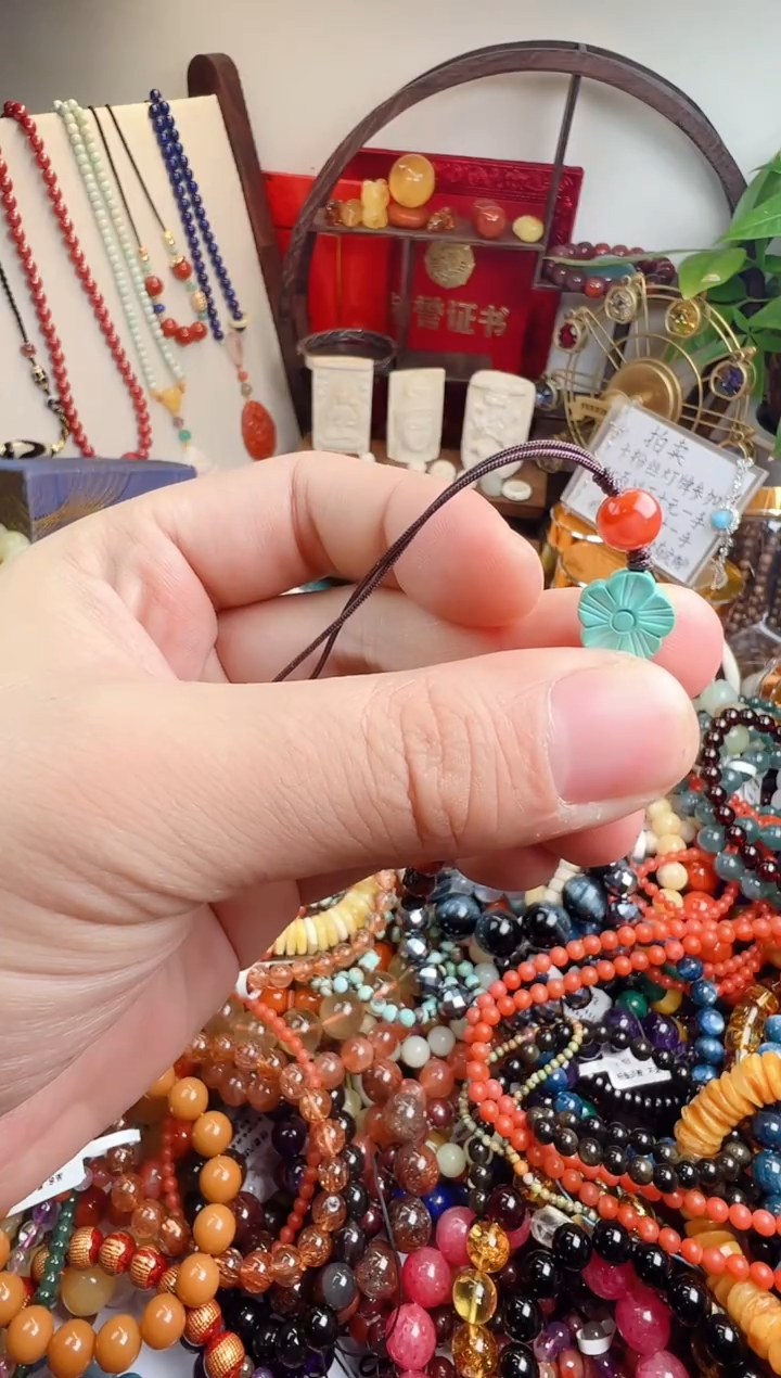 琥珀吊坠(赠链)未镶嵌默*一物一件）000003