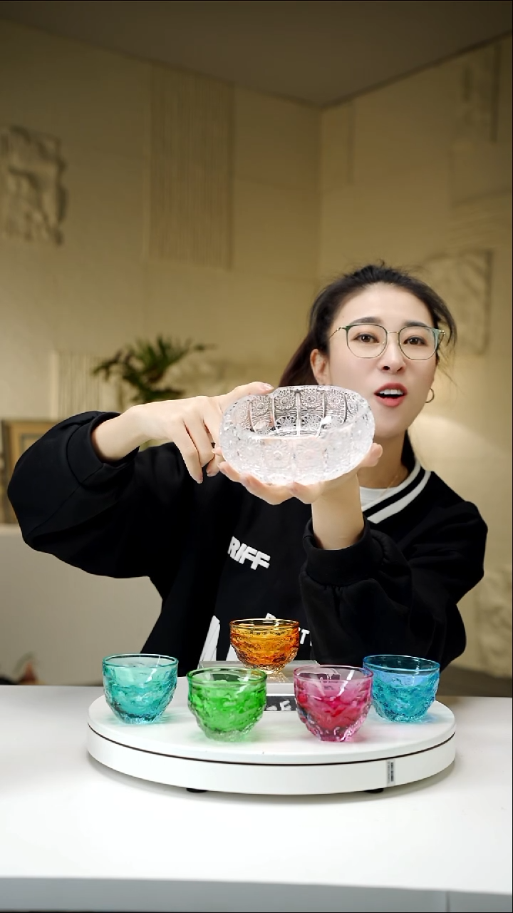 手工艺品琉璃净色设计款烟缸