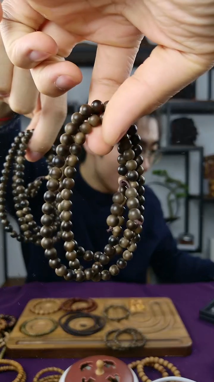 檀香木阴沉老山檀0.6多圈108颗手串
