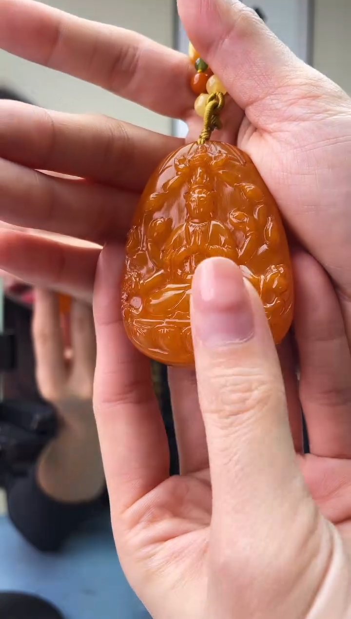 琥珀未镶嵌珠宝奇石T029微瑕千手假一罚十，多样性发一件