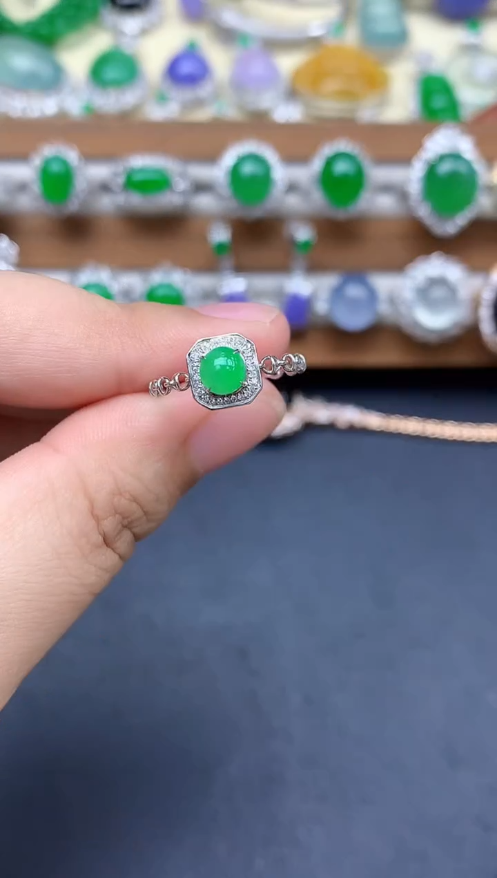 18K金镶嵌戒指翡翠370-中国好珍宝