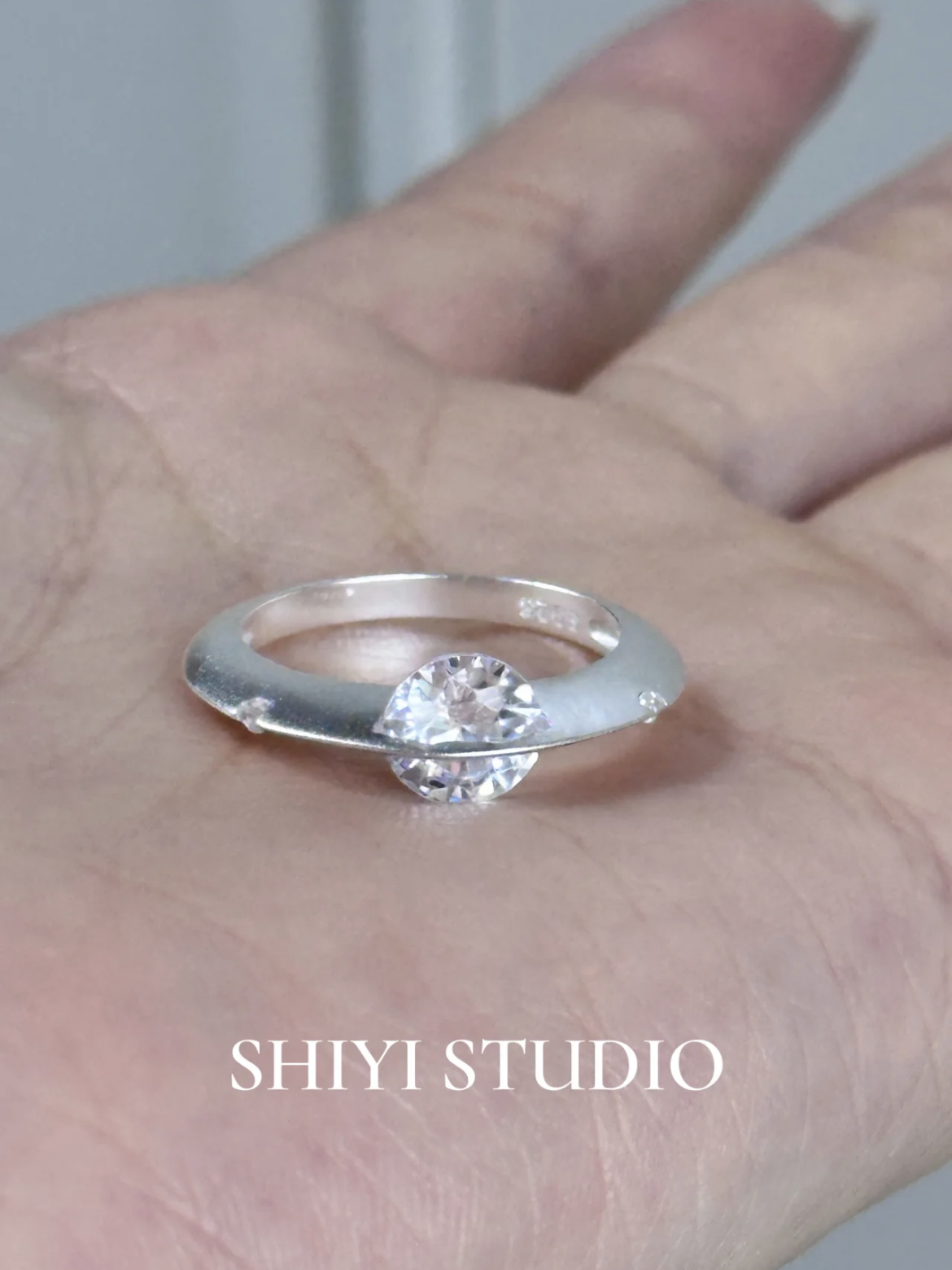 925银锆石戒指 【星际】行星爆闪锆石可转动闭口纯银戒指