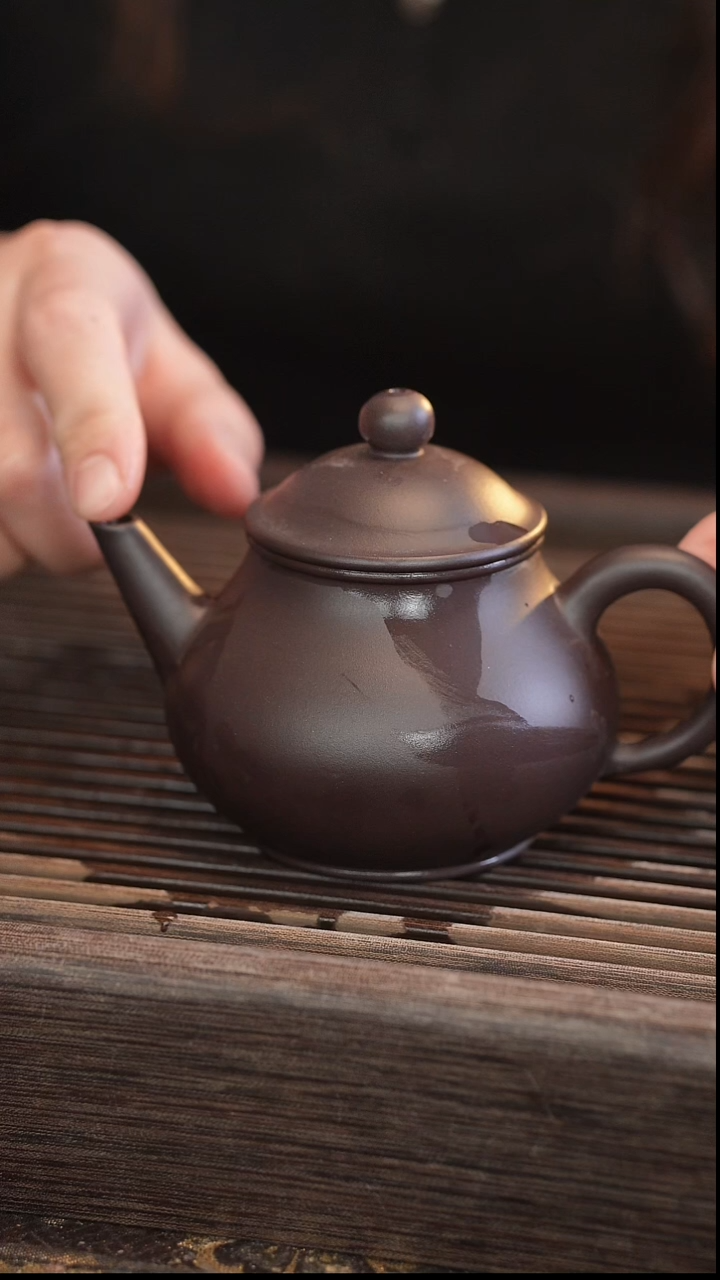 茶壶紫砂芭乐水平 蓝莲花 半手工 180cc