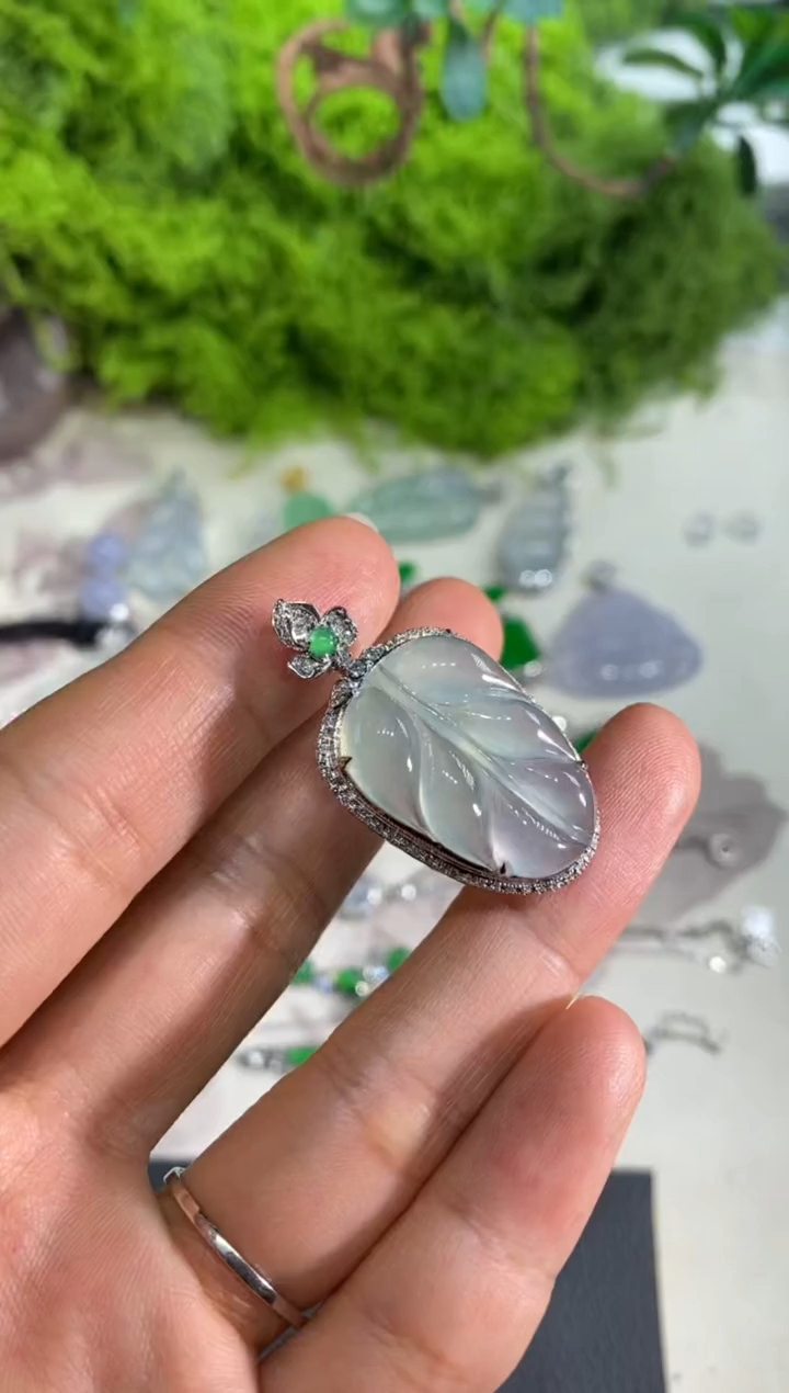 【闪购商品】翡翠吊坠(不含链)18K金镶嵌叶子