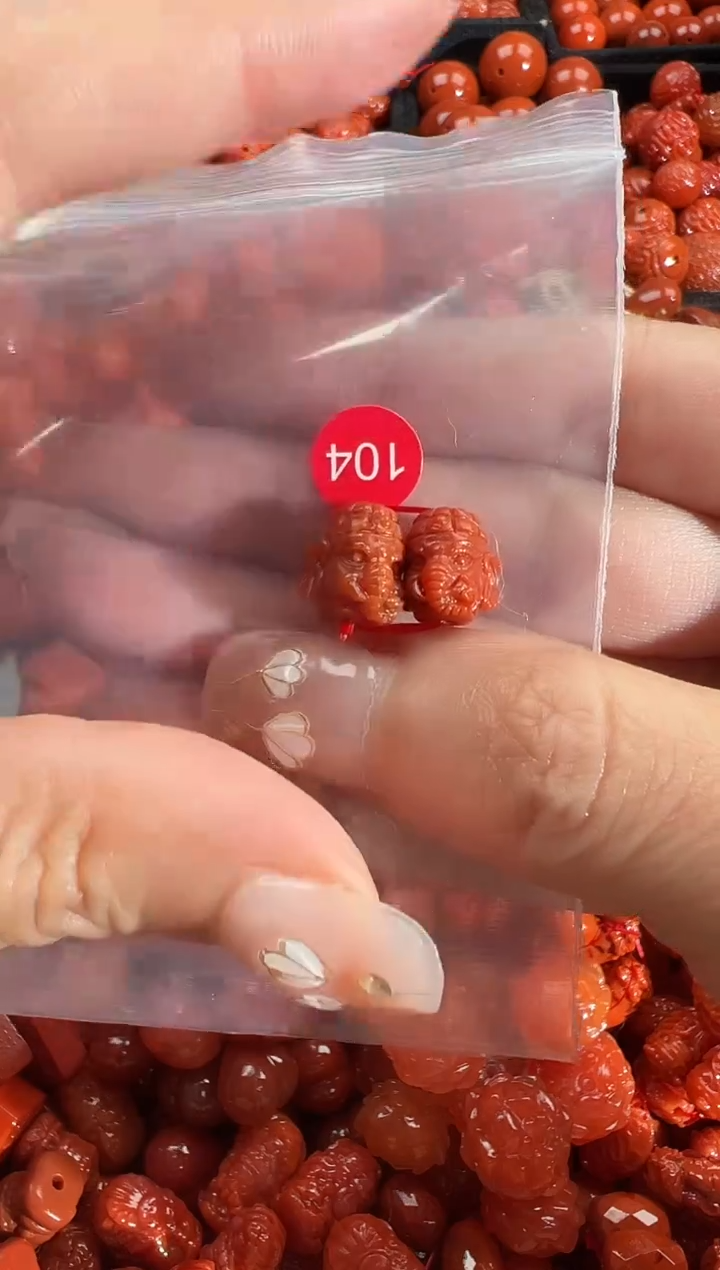 颈饰未镶嵌南红玛瑙1