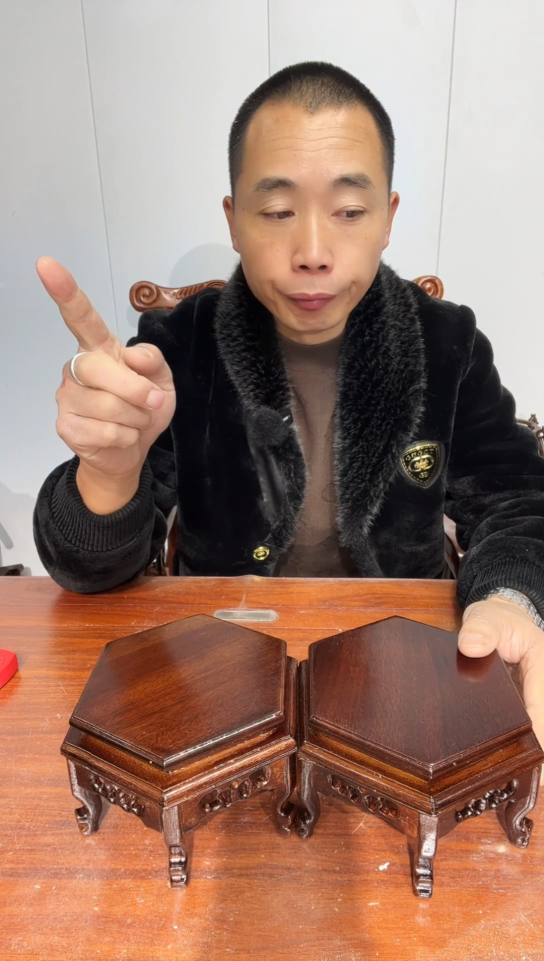 木六角方台14*16*10两个