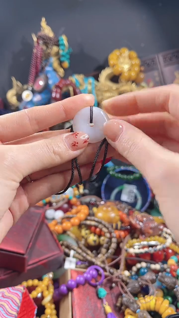 【闪购商品】和田玉颈饰未镶嵌【闪购商品】平安扣和田玉1