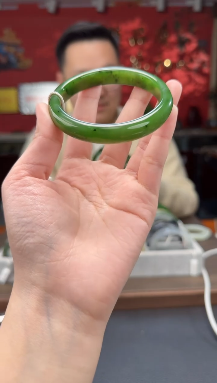 【闪购商品】和田玉.未镶嵌碧玉正装镯58