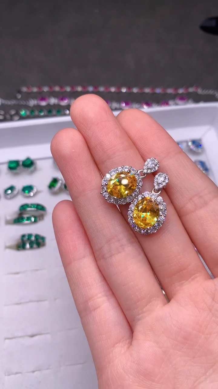 【闪购商品】彩色蓝宝石耳饰银S925镶嵌······