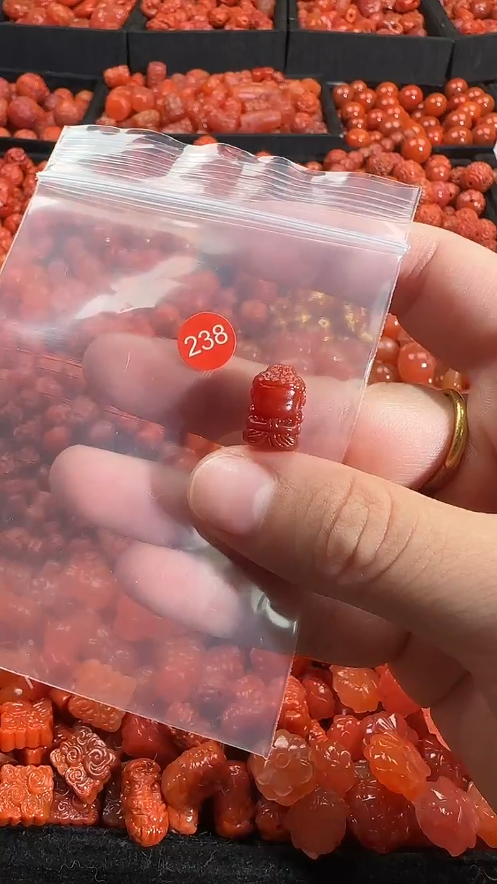 颈饰未镶嵌南红玛瑙1