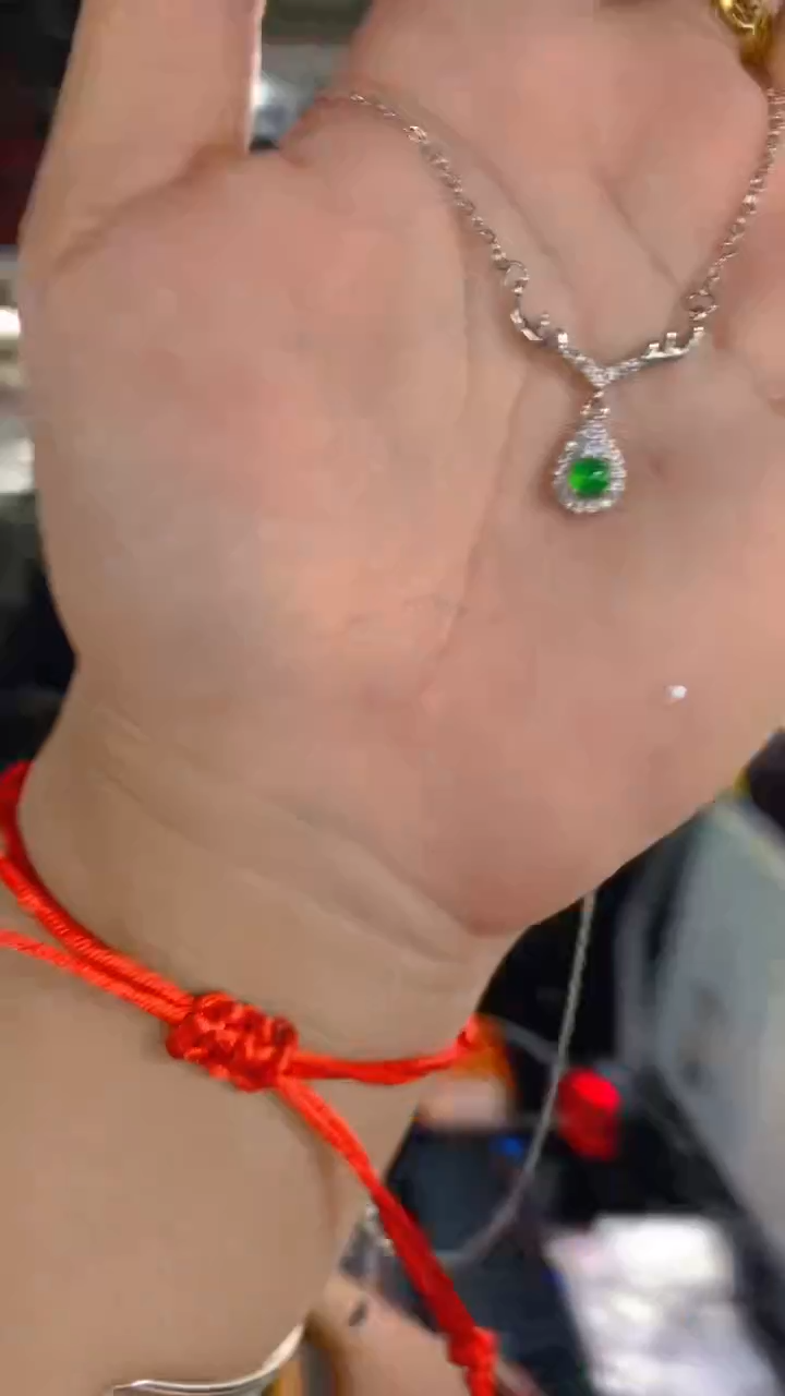 【闪购商品】翡翠吊坠(赠链)未镶嵌1001153786多样性发其一