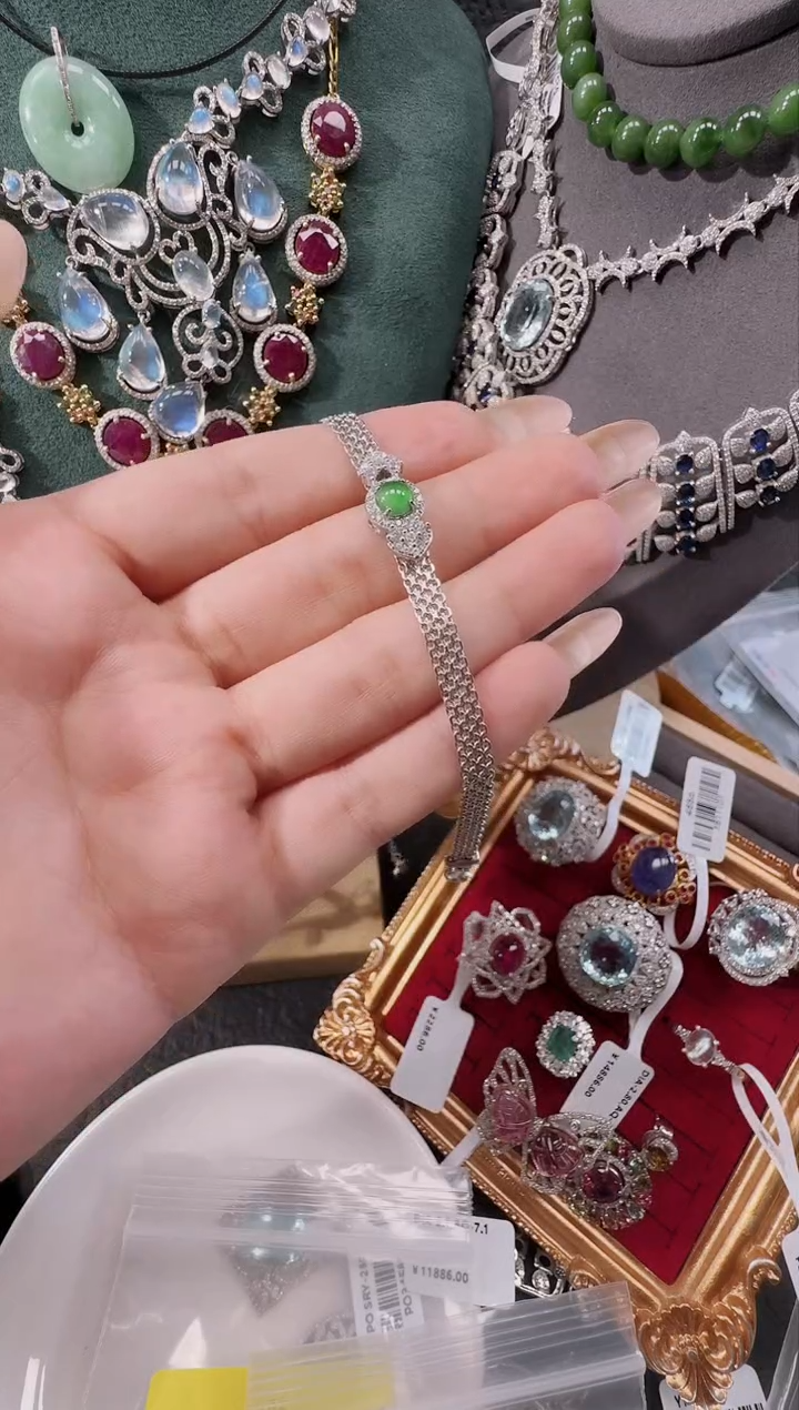 颈饰银S925镶嵌翡翠手链