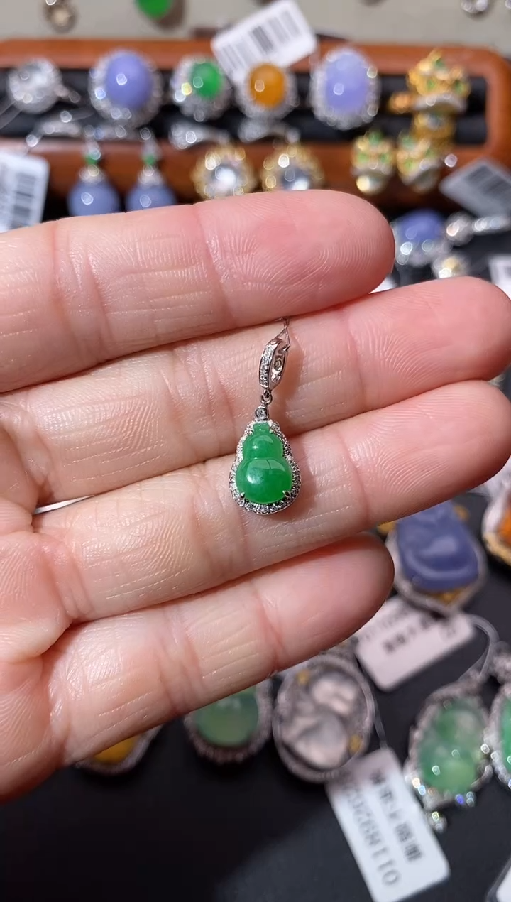 【闪购商品】翡翠吊坠(不含链)18K金镶嵌吊坠