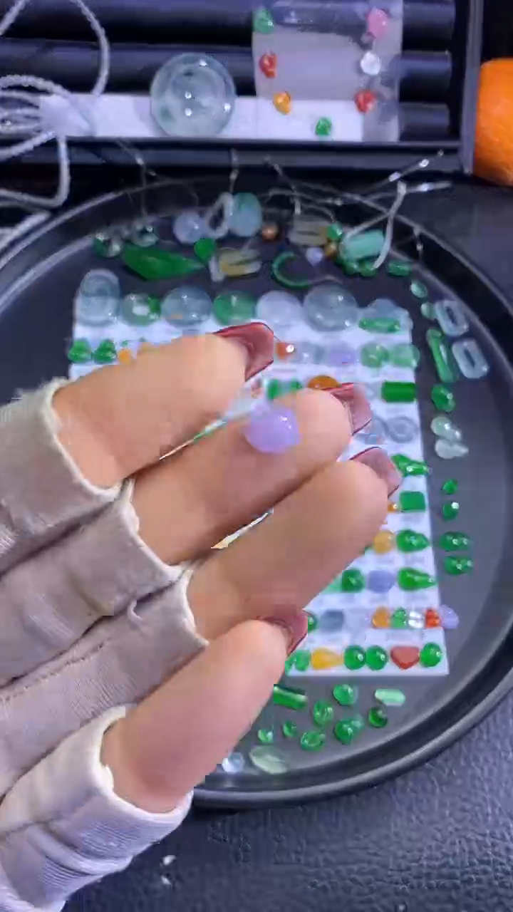 未镶嵌挂件翡翠蛋面
