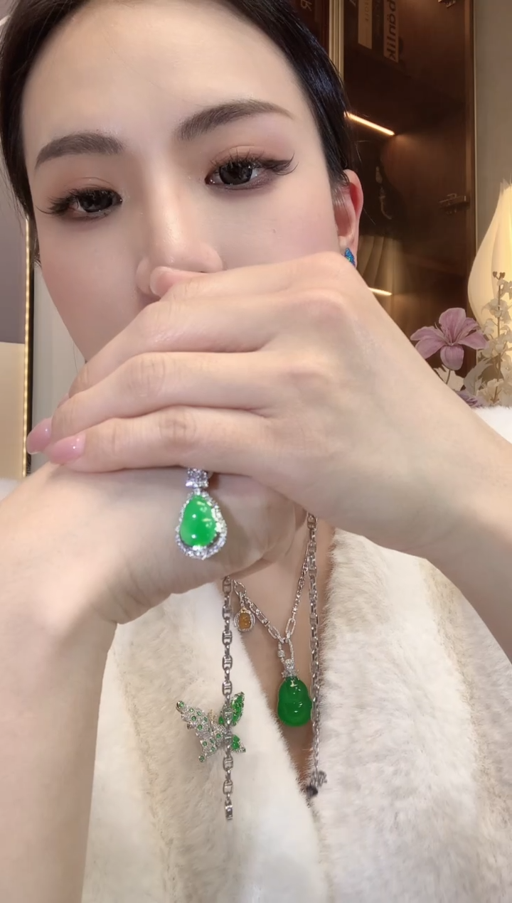 【闪购商品】翡翠吊坠(不含链)18K金镶嵌D16