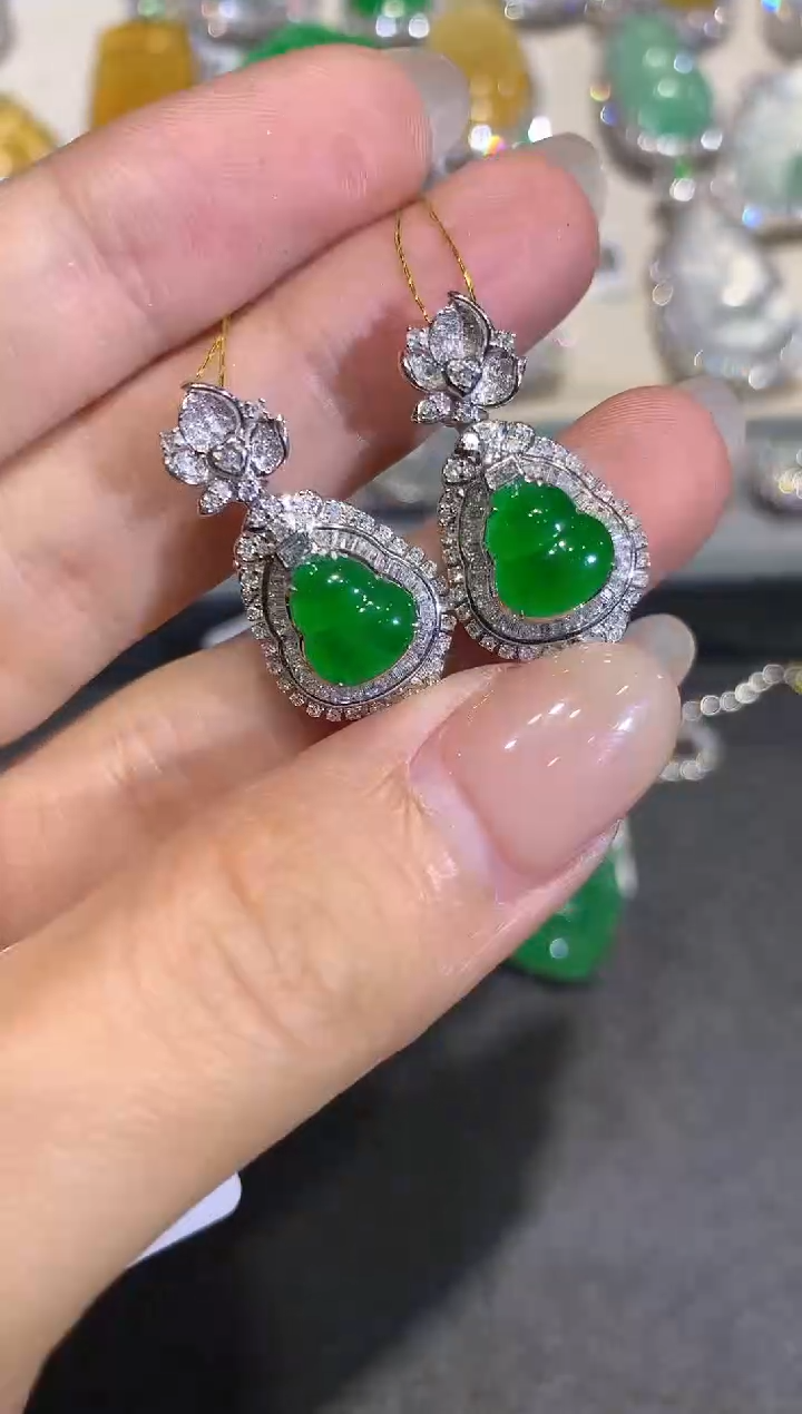 【闪购商品】翡翠吊坠(不含链)18K金镶嵌q439多样性一件发货