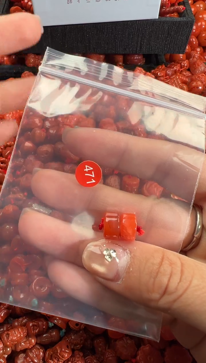 南红玛瑙未镶嵌颈饰1