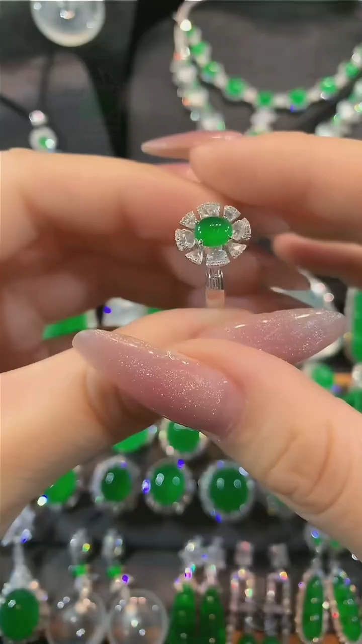 【闪购商品】翡翠戒指18K金镶嵌戒指