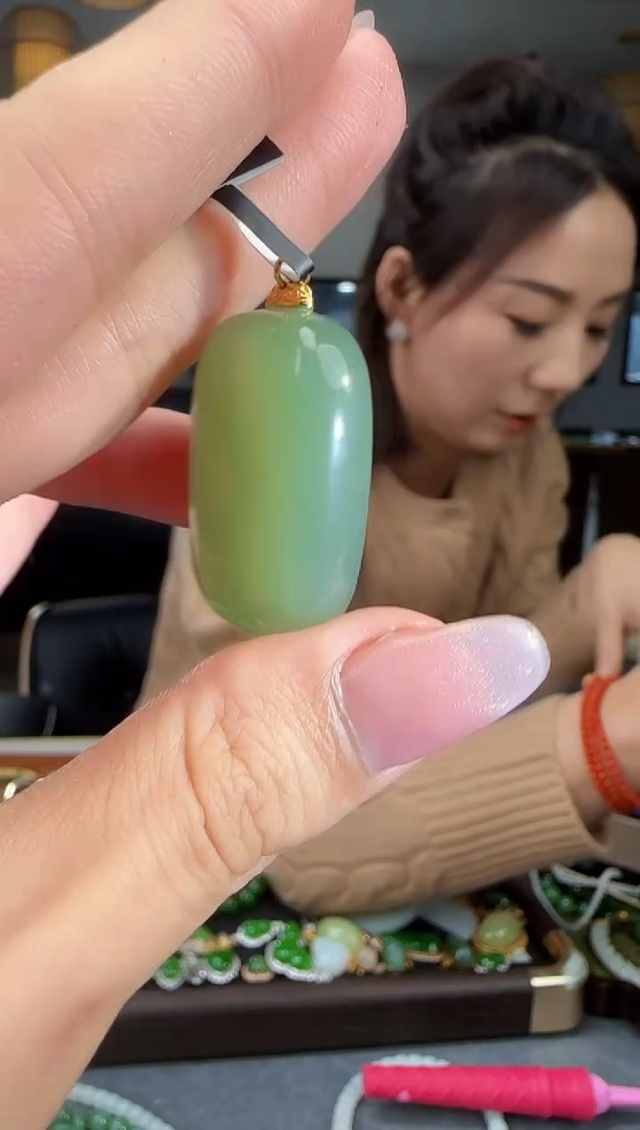吊坠(不含链)18K金镶嵌和田玉1