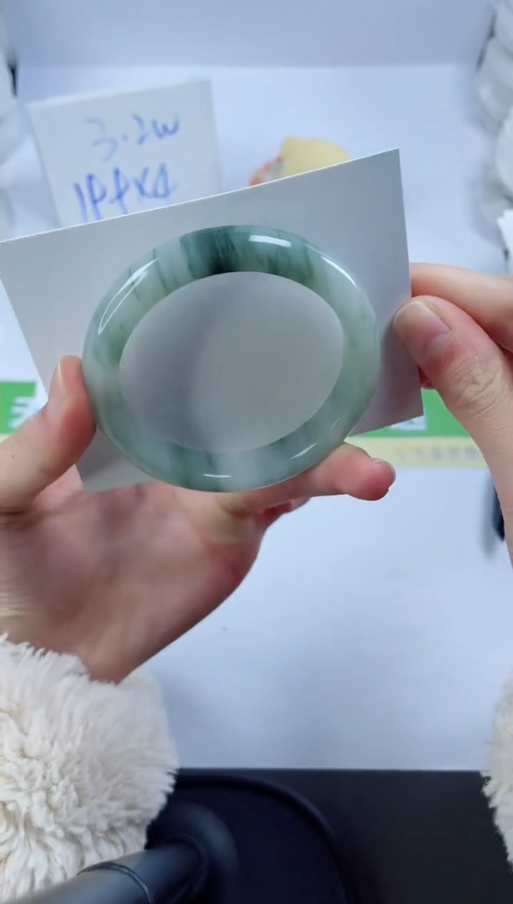 【闪购商品】石英质玉手镯未镶嵌758-54.8