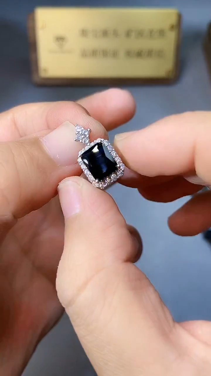 【闪购商品】蓝宝石颈饰银S925镶嵌354黑