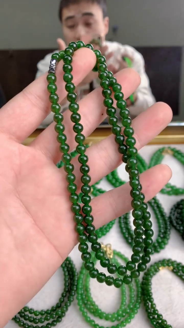 项链未镶嵌和田玉卡6菠菜绿