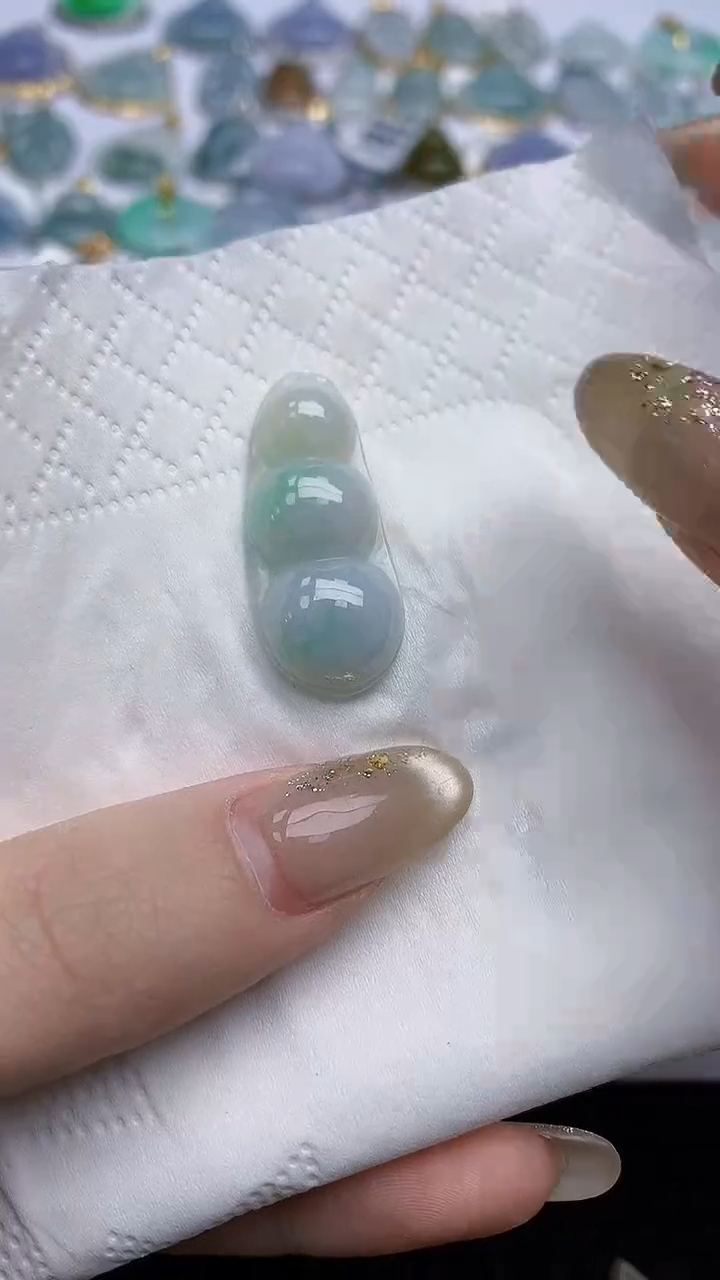 【闪购商品】翡翠颈饰未镶嵌天然A货翡翠 